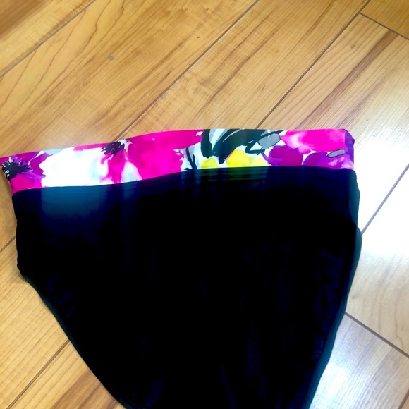 NWOT “BE CREATIVE” MODELE Swimsuit Bottoms (Msrp $50) pink/Blk Floral Sz 10 - Picture 1 of 4